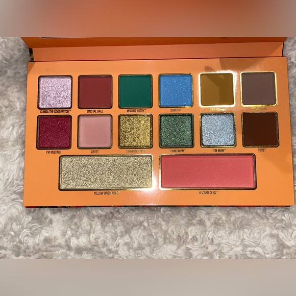 New! Kylie Cosmetics Wizard Of Oz Eye and Face Pressed Powder Palette - Picture 6 of 8